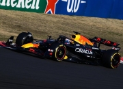 爱游戏入口-雷诺车队险胜红牛车队，维斯塔潘扛起全队