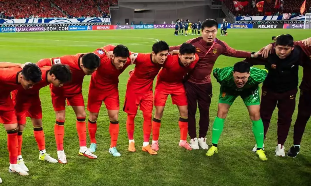 包含紧张对抗，国内足球联赛球员实力大比拼的词条