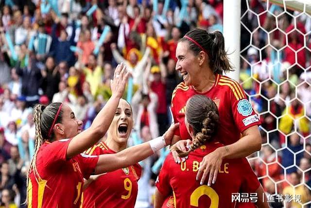 英格兰女足队备战世界杯，全力冲击冠军