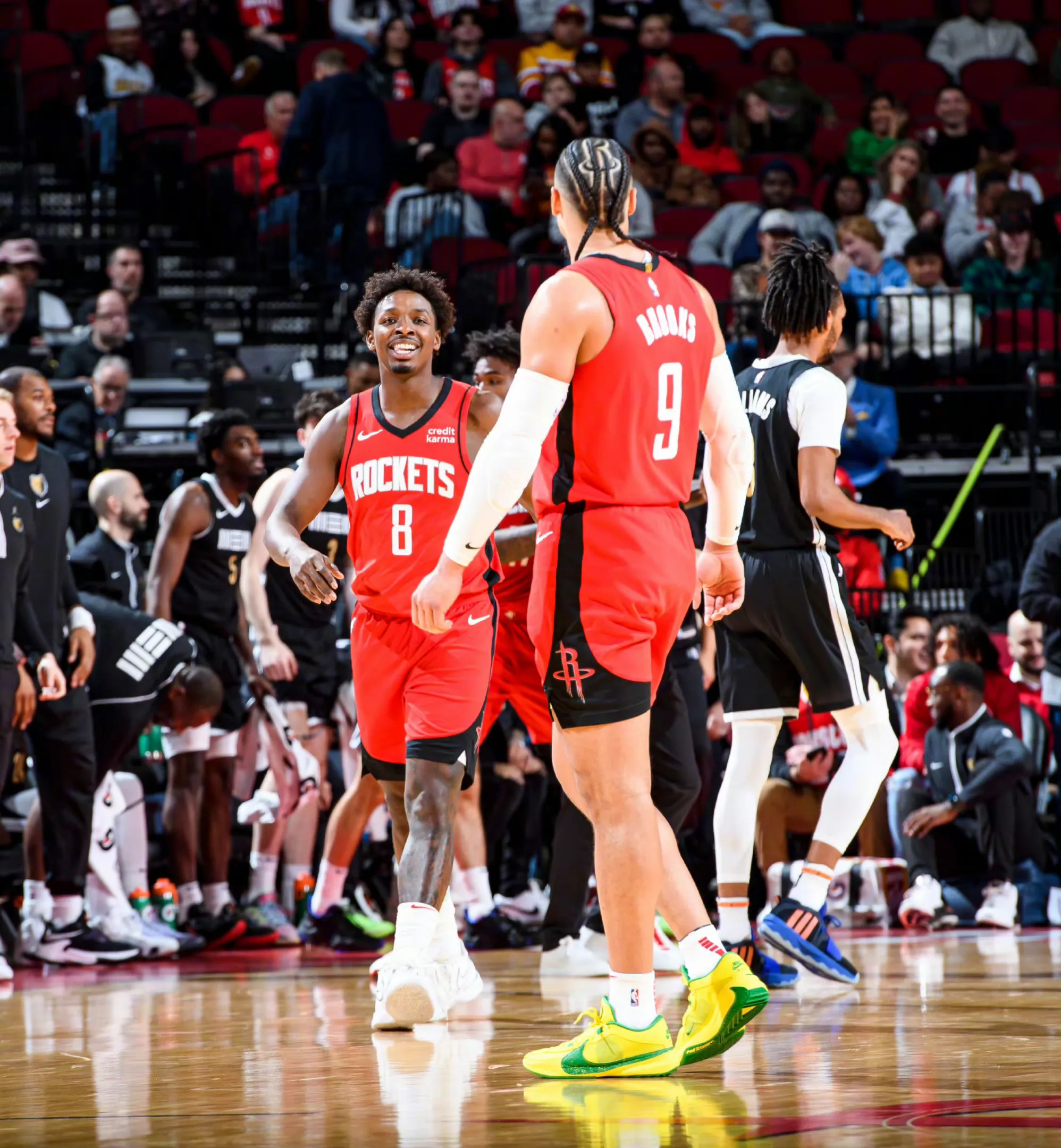 火箭不敌森林狼,哈登贡献27分 火箭不敌森林狼,哈登贡献27分