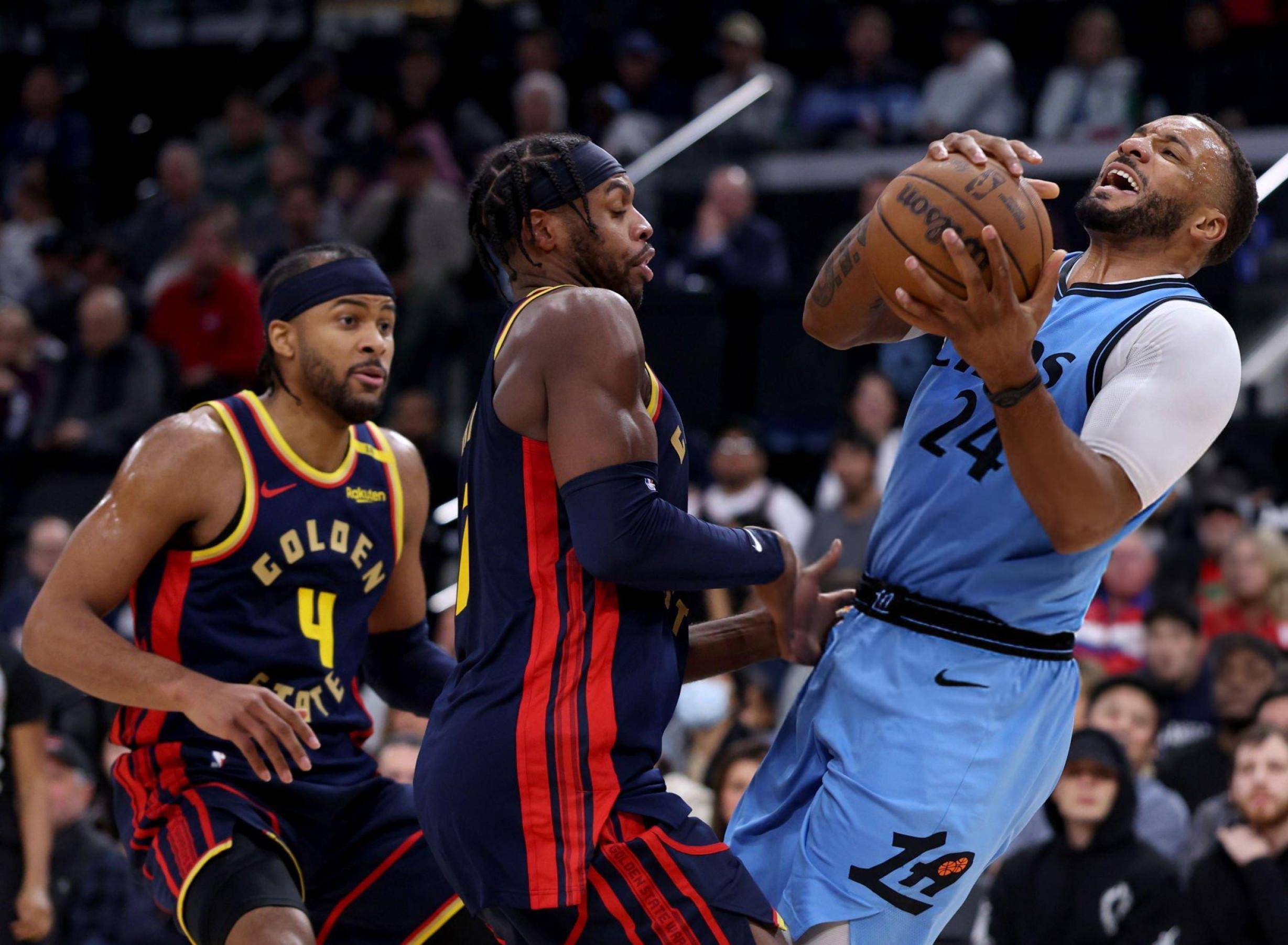 快船险胜鹈鹕，逆转胜利