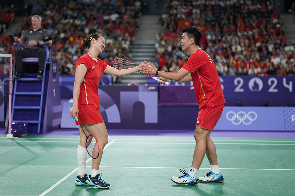 日本队轻取法国队，郑思维点燃赛场