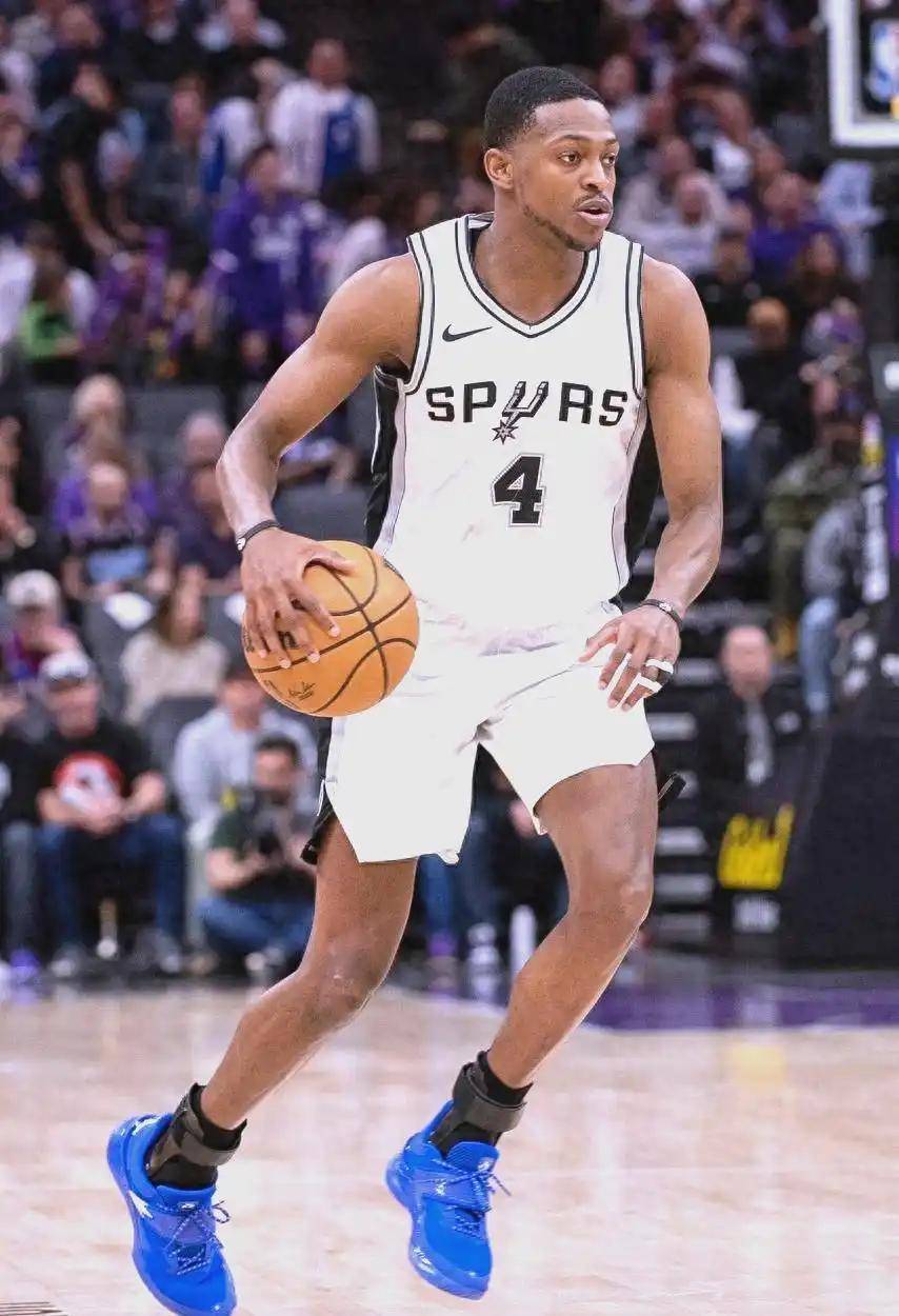 马刺翻盘湖人，福克斯刷新纪录