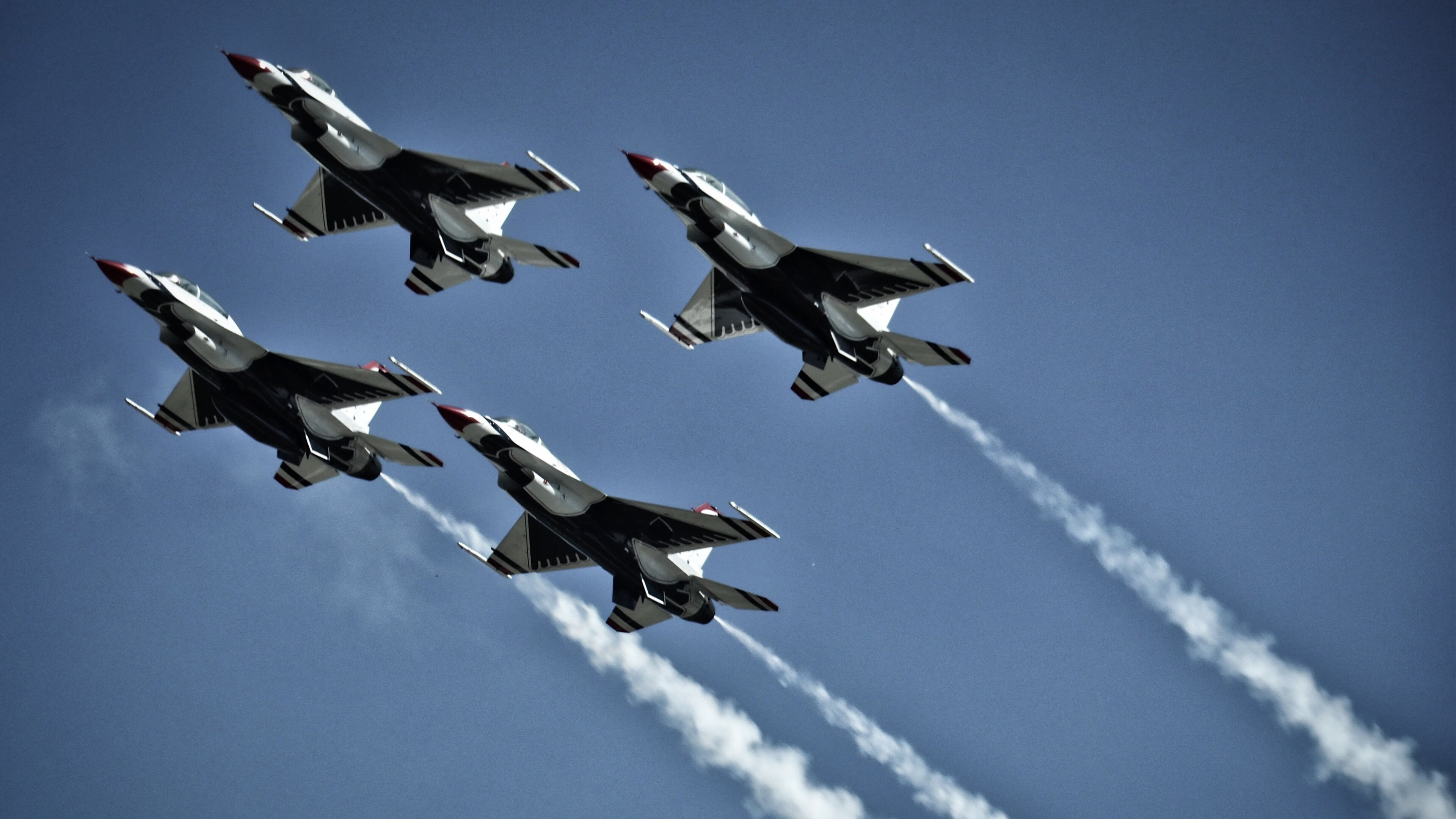 绿茵场与硬木地板的共鸣,当曼城卫冕,恩比德加冕