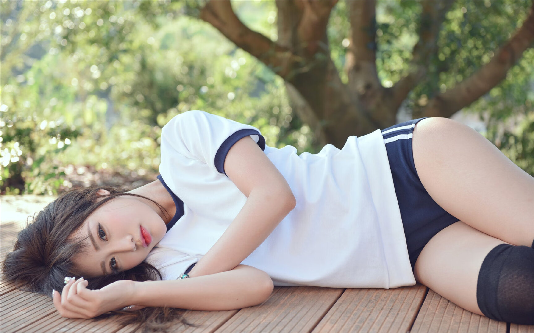 绝境双冠,从北伦敦雨夜到阿布扎比终线,体育如何书写逆转史诗?