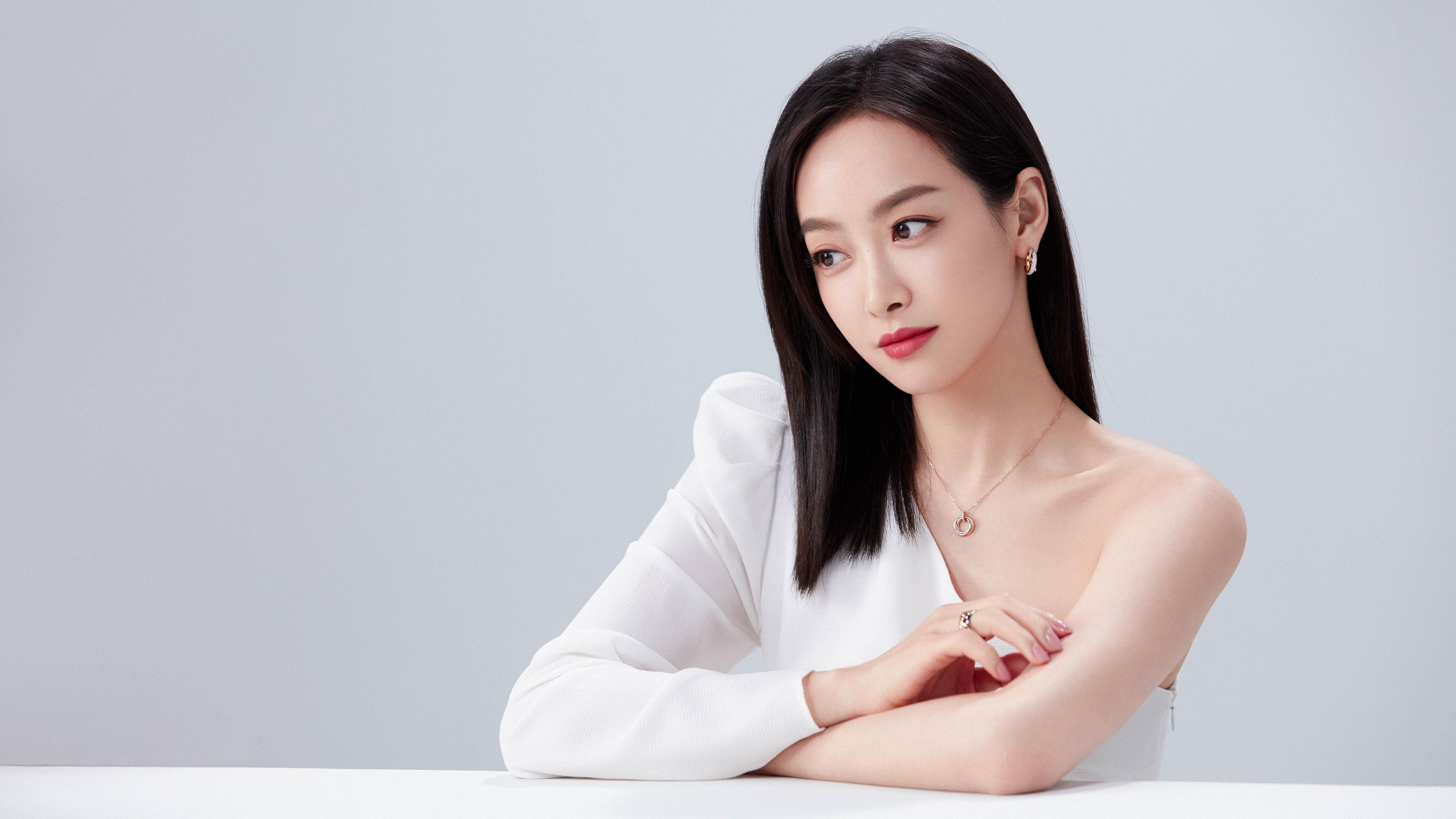 跨界镜像，当NBA季后赛的刀光剑影，照见厄瓜多尔稳稳的哲学