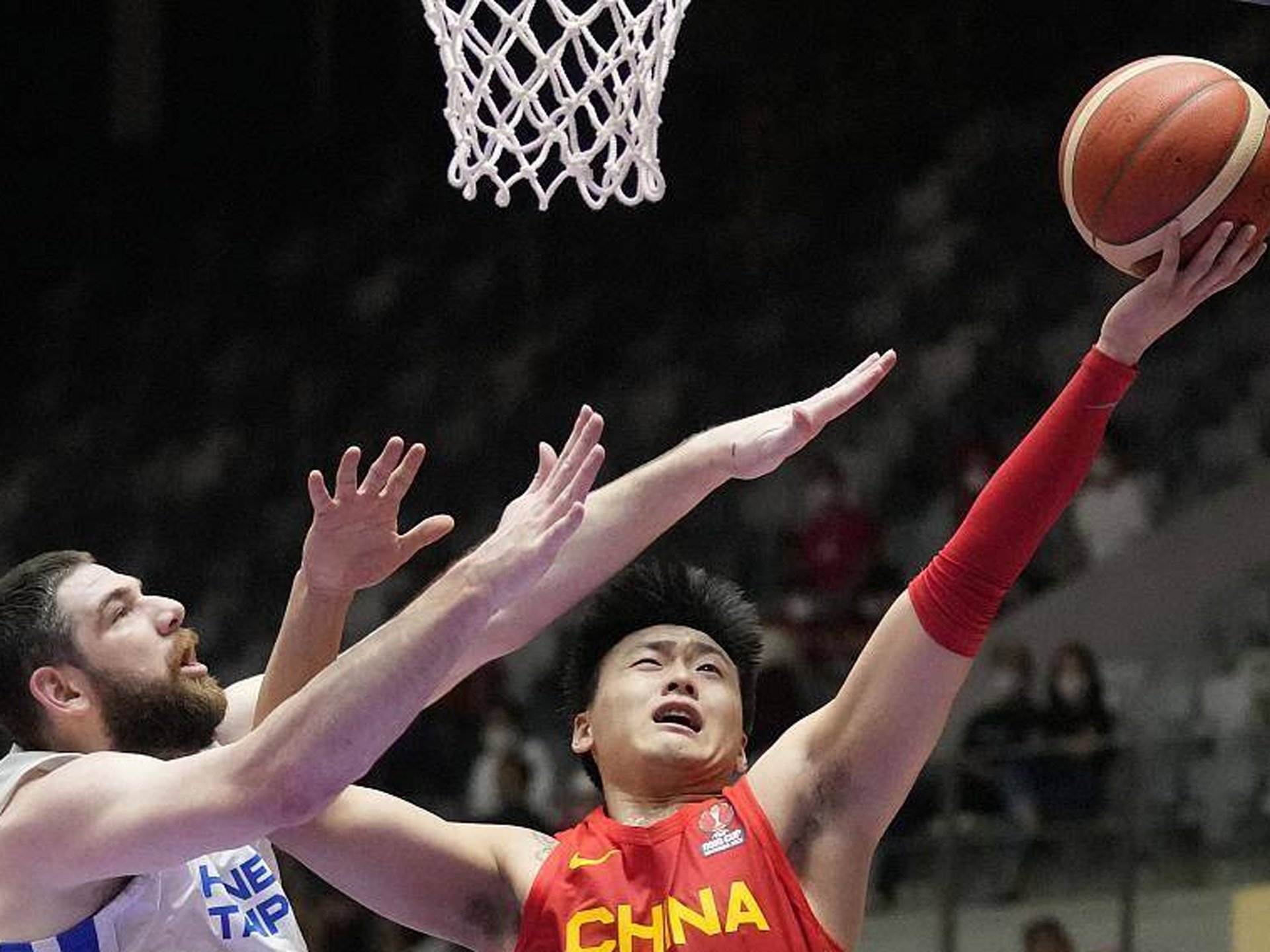 欧冠淘汰赛焦点战，广厦队斩落火箭